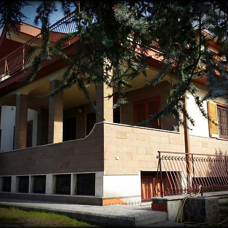 Отель La Casa Degli Oleandri Рим Экстерьер фото