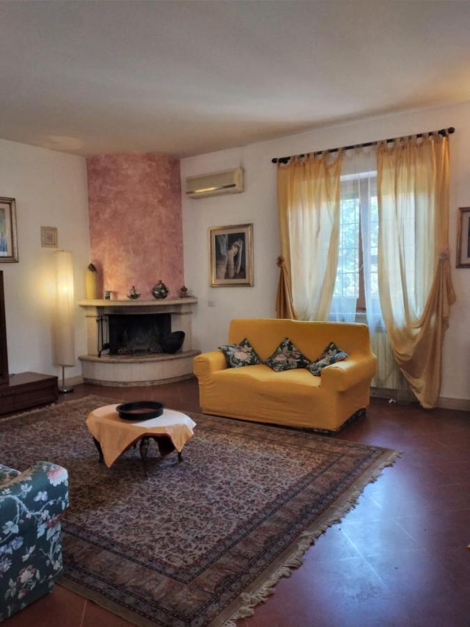 Отель La Casa Degli Oleandri Рим Экстерьер фото