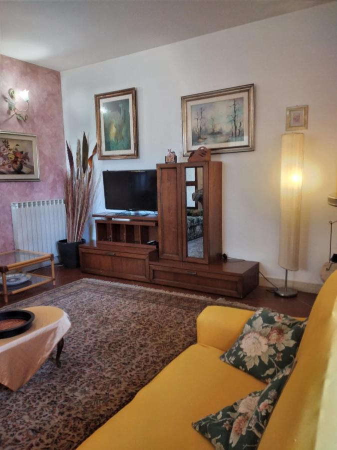 Отель La Casa Degli Oleandri Рим Экстерьер фото
